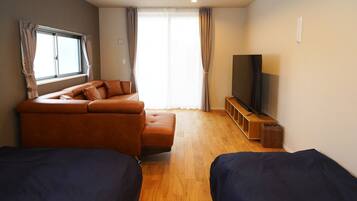 1 bedroom, desk, free WiFi, bed sheets