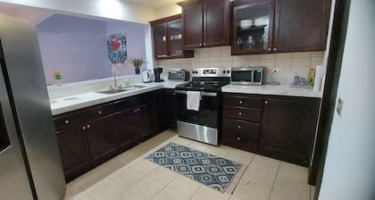 Awesome condo steps from Cariari golf Club, SJO airport and many restaurants