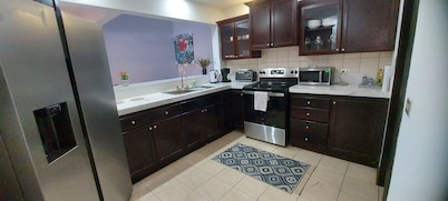 Awesome condo steps from Cariari golf Club, SJO airport  and many restaurants 