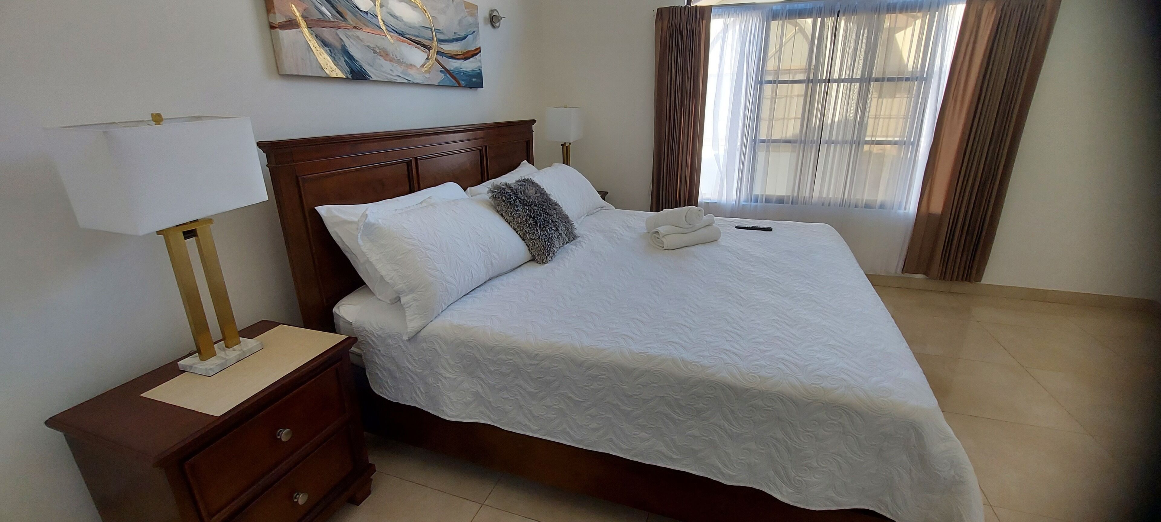 3 dormitoris, planxa i posts de planxar, wifi i roba de llit 