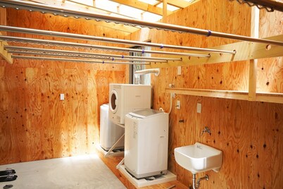 Niijima Guesthouse Etcetra can accommodate up to / Niijimamura Tokyo