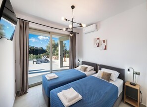 3 slaapkamers, een strijkplank/strijkijzer, wifi, beddengoed