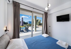 3 bedrooms, iron/ironing board, WiFi, bed sheets - Kristi - Three Bedroom Villa, Sleeps 6 (Spartochori)