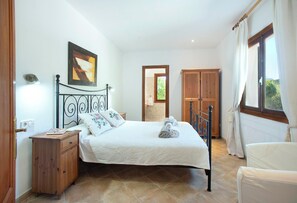 5 Schlafzimmer, Bügeleisen/Bügelbrett, WLAN, Bettwäsche