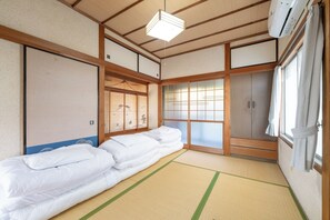 3 bedrooms, desk, iron/ironing board, free WiFi - Old private house stay  Yokayo | Maximum of 10 people can be accommodated |  / Higashisonogigun Nagasaki (Higashisonogigun)