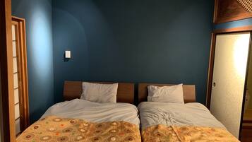 2 bedrooms, desk, free WiFi, bed sheets