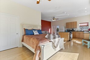 Desk, iron/ironing board, free WiFi, bed sheets