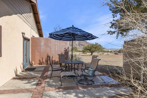 A Far West Nest - Perfect for Birders!