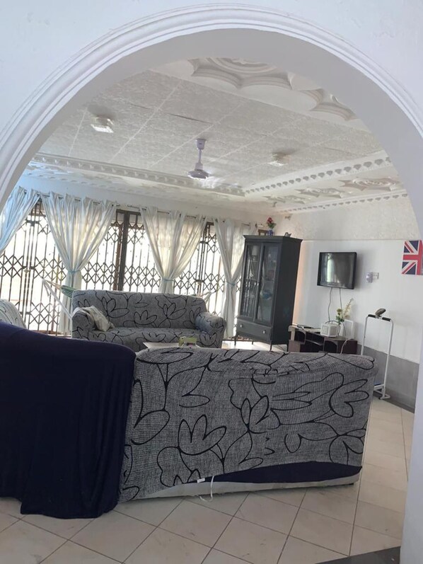 Apartment | Living area - Inviting 3-bed Apartment in Kumasi Ashanti Ghana (Kumasi)