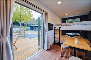 1 habitación, escritorio, wifi gratis y ropa de cama