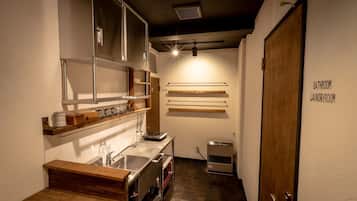 Fridge, microwave, stovetop, cookware/dishes/utensils