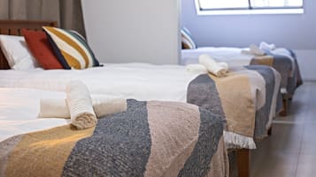 5 bedrooms, desk, free WiFi, bed sheets