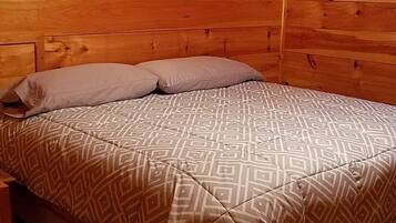 2 quartos, ferros/tábuas de passar roupa, Wi-Fi, roupa de cama