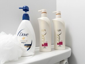 Hårtork och handdukar