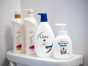 ヘアドライヤー、タオル