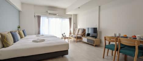 1 bedroom, desk, free WiFi, bed sheets