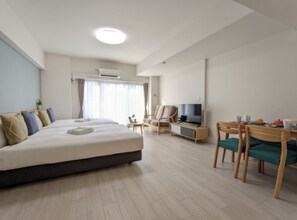 1 bedroom, desk, free WiFi, bed sheets