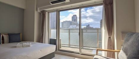 1 bedroom, desk, free WiFi, bed sheets