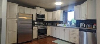 Comfy Family Home - Pet Friendly + Free Parking