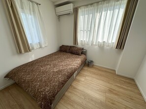 4 soverom, wi-fi (inkludert) og sengetøy