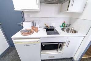 Private kitchen - Captivating 1-bed Studio in Birmingham (Birmingham)