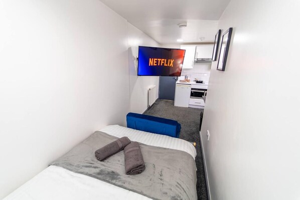 Iron/ironing board, free WiFi, bed sheets - Captivating 1-bed Studio in Birmingham (Birmingham)