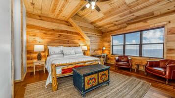 4 bedrooms, desk, free WiFi, bed sheets