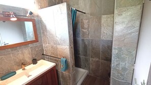 Hair dryer, towels - Grand T2 A 150m DE LA Plage Climatise Dans Residence DE 9 Logements AU Calme (La Trinité)