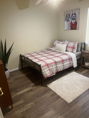 4 chambres, fer et planche à repasser, Wi-Fi, draps fournis