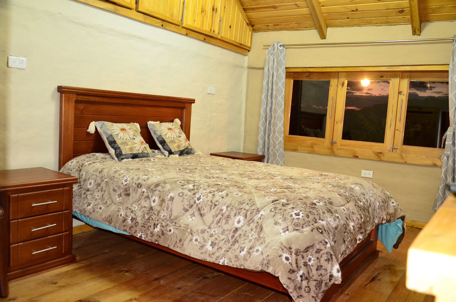 2 多间卧室、WiFi、床单