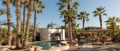 Piscine extérieure, piscine chauffée