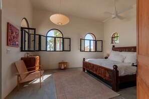 4 bedrooms, iron/ironing board, travel cot, WiFi - Casa Del Arte - a modern desert oasis ft. in Vogue (Todos Santos)
