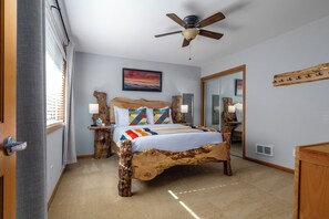 2 chambres, fer et planche à repasser, lit parapluie, Wi-Fi gratuit