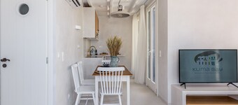 Klima Bay Beachfront Boutique Houses (BLUE)