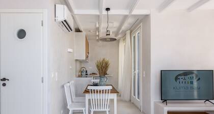 Klima Bay Beachfront Boutique Houses (BLUE)