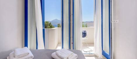 2 bedrooms, iron/ironing board, travel crib, free WiFi