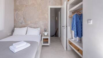 2 slaapkamers, een strijkplank/strijkijzer, reisbedje, gratis wifi