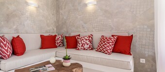 KLIMA BAY Beachfront Boutique Houses (Red)