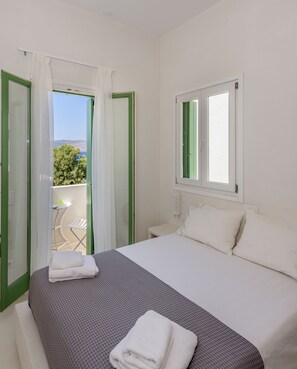 1 غرفة نوم ومكواة/لوح كي وسرير سفر وو�اي فاي مجانًا