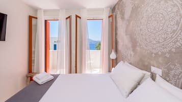 1 bedroom, iron/ironing board, travel cot, free WiFi