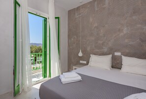 2 habitaciones, tabla de planchar con plancha y cuna de viaje 