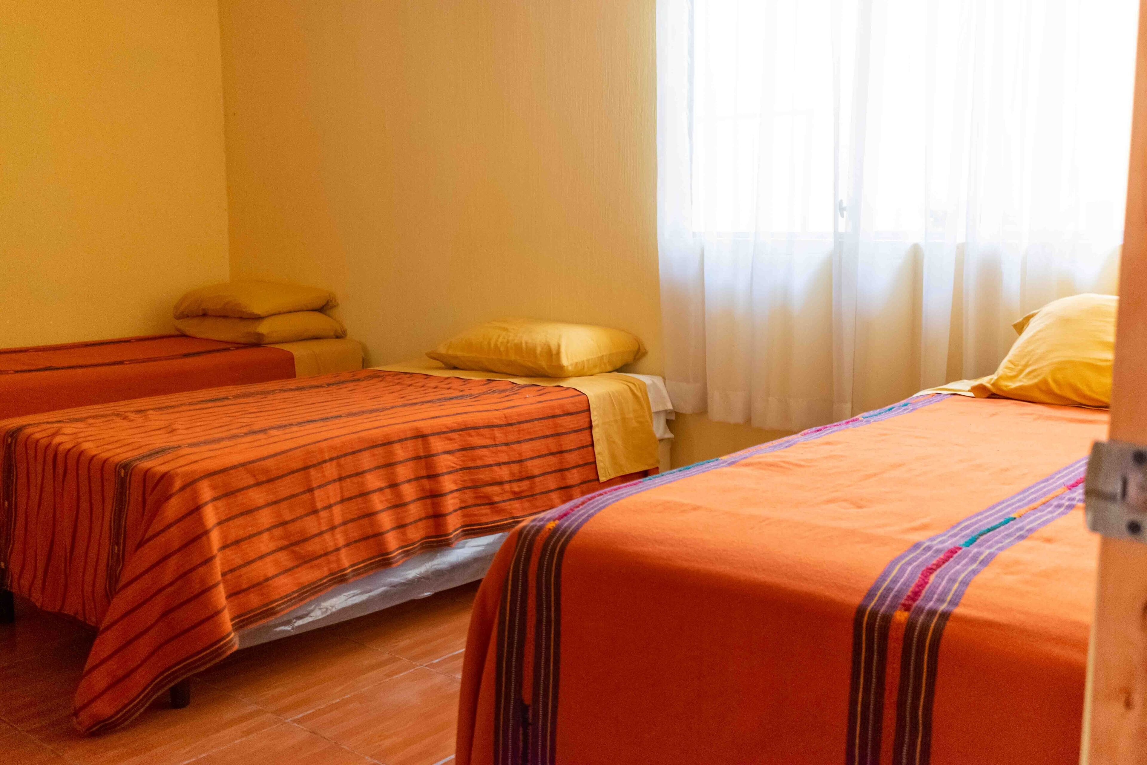 3 makuuhuonetta, silitysrauta/-lauta, Wi-Fi, vuodevaatteet