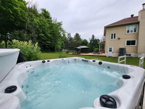 Baignoire à remous extérieure