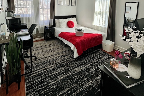 1 bedroom, in-room safe, desk, iron/ironing board