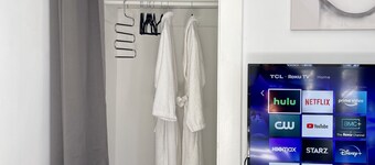 💎 Chic Private Room 🛜 Fast Wi-Fi 👣Near LIRR & Shops