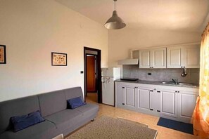 TV - Sole e mare Holiday home 2 (La Maddalena)