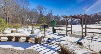 Niantic Duplex w/ Deck < 1 Mi to Beach + Boardwalk