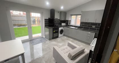 Modern 4 bed house Stevenage 22mins from London King’s Cross.