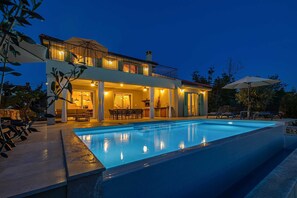 A heated pool - Villa BEACHFRONT with heated pool (Klimno)