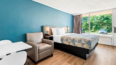 Studio 6 Hammond, LA – I12 – I55